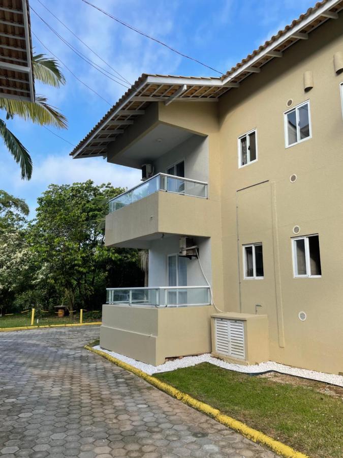 Apto Em Condominio No Centro De Bombinhas, Proximo Da Praia Esterno foto