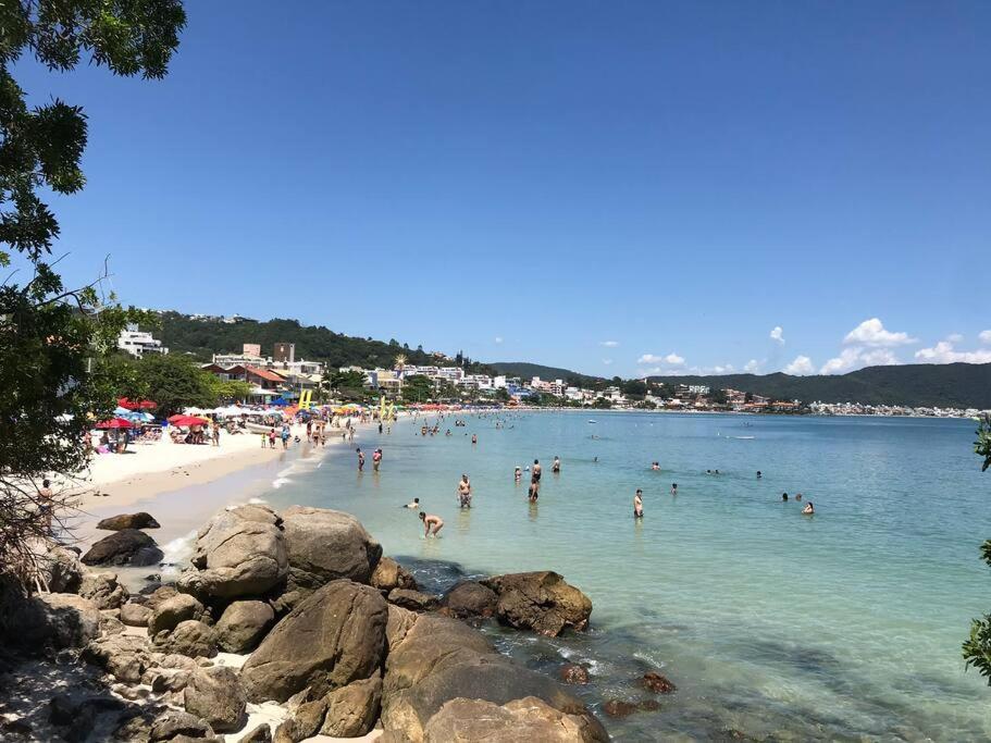 Apto Em Condominio No Centro De Bombinhas, Proximo Da Praia Esterno foto
