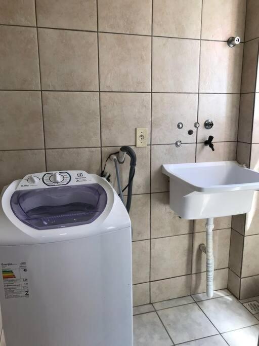 Apto Em Condominio No Centro De Bombinhas, Proximo Da Praia Esterno foto