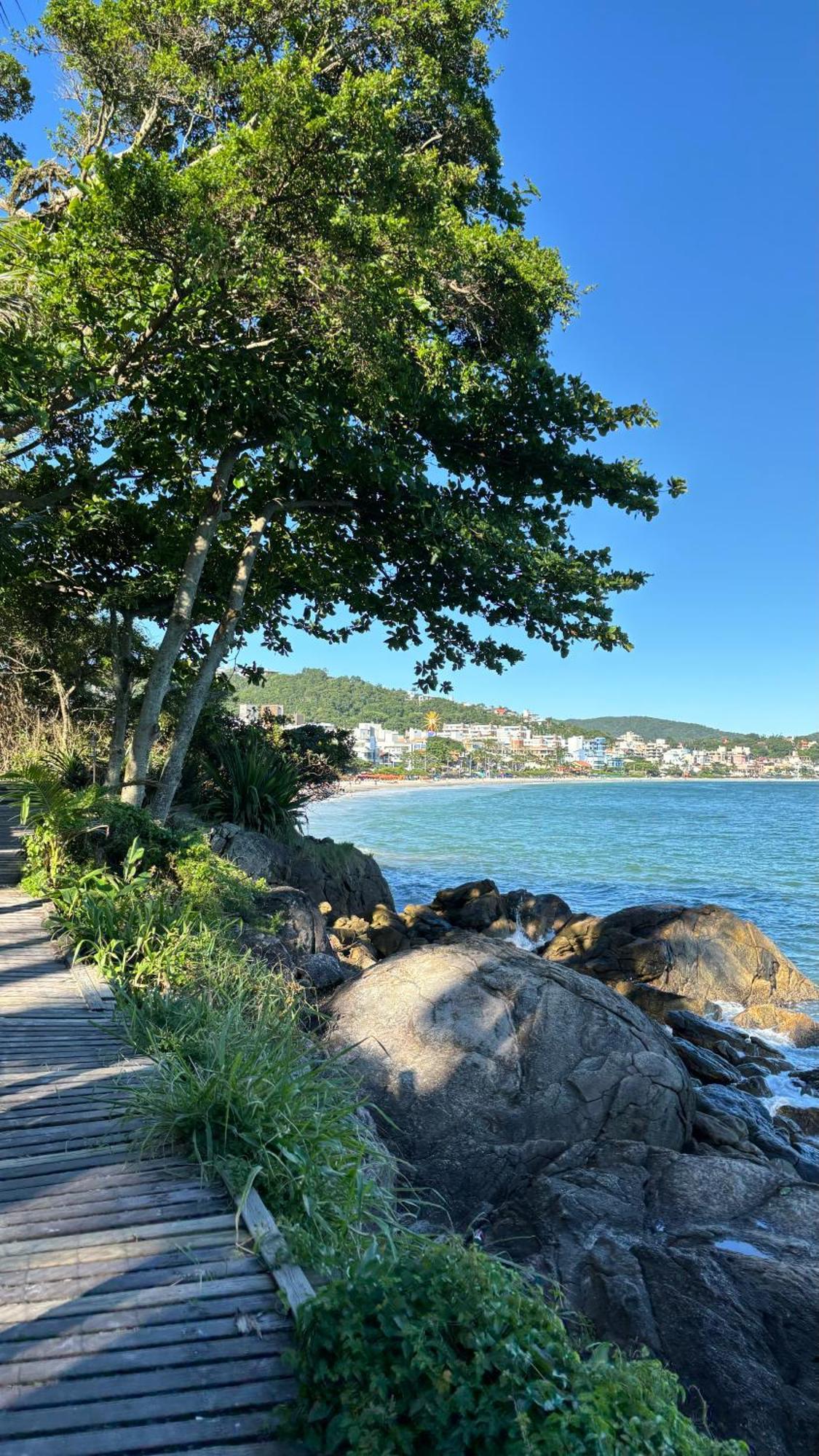Apto Em Condominio No Centro De Bombinhas, Proximo Da Praia Esterno foto
