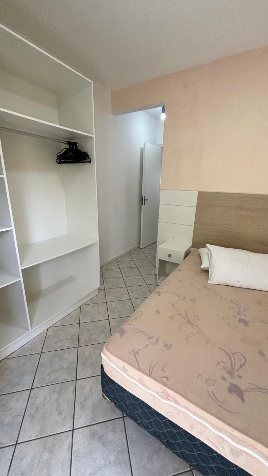 Apto Em Condominio No Centro De Bombinhas, Proximo Da Praia Esterno foto